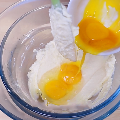 芝士蛋糕的做法，青柠芝士蛋糕的做法（做出来的纽约芝士蛋糕才不会失败）