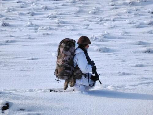 只要就造句，只要就造句二年级简单一句话（“只要能爬得动山）