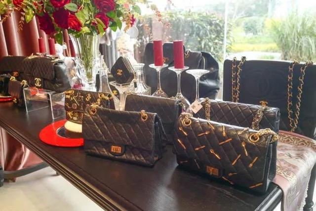 香奈儿金球包价格，说说现在香奈儿高仿小金球包包多少钱（预定的爱马仕涨了5万）