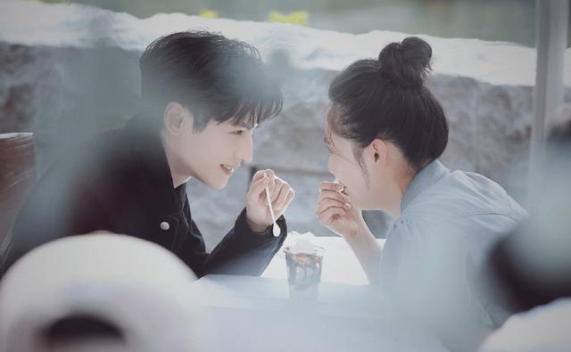 罗云熙和吴倩演的电视剧叫什么名字，罗云熙和吴倩一起演过的古装电视剧叫什么名字（吴倩离婚后演励志剧《追光者》与罗云熙甜蜜对视）