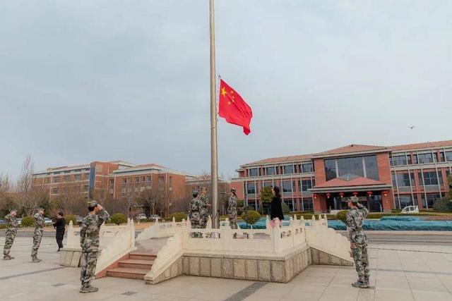 山东工业职业学院怎么样，山东职业学院怎么样_师资评价好不好（山东工业职业学院开学第一天）