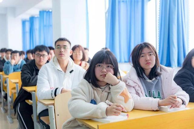 山东工业职业学院怎么样，山东职业学院怎么样_师资评价好不好（山东工业职业学院开学第一天）