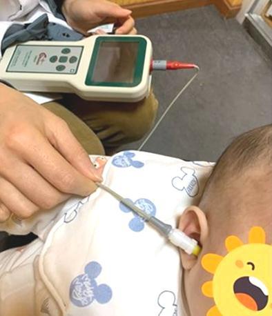 听力测听室，纯音听力测试仪（睡眠不足可能导致突发性耳聋）