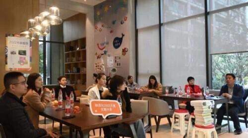 大学生德与才的关系，大学中的德与才（一群志愿者如何成为社区的“第四股自治力量”）