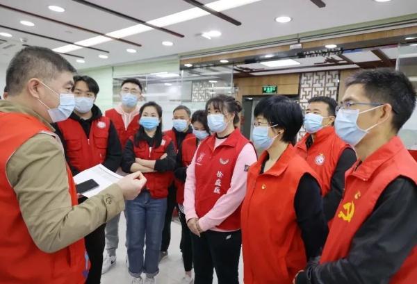 抵达的意思，“收到，马上出发！”（无法抵达的意思）