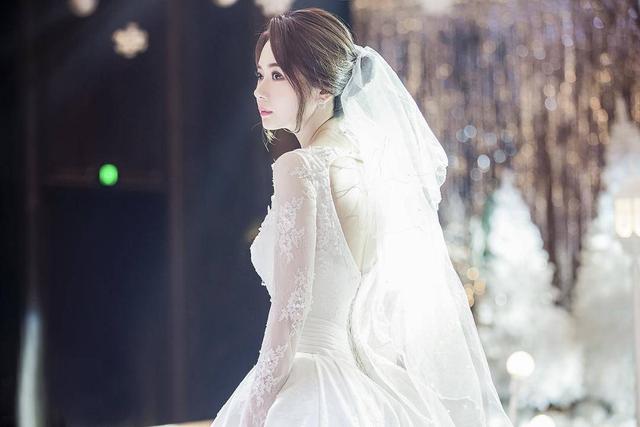 繁星四月，繁星四月剧情介绍（《繁星四月》霸总碰上大女主图片）