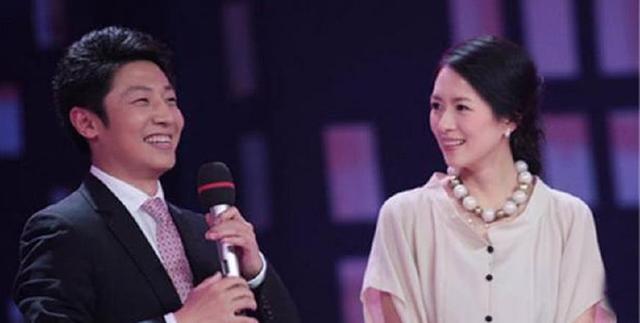 章子怡沙滩，混血龙凤胎身高猛涨太萌了