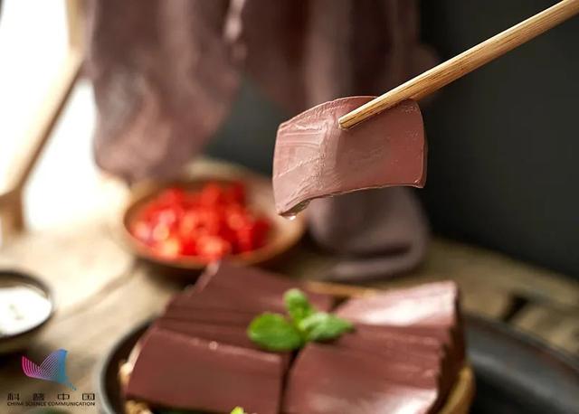 香蕉每100g营养价值表，香蕉营养成分表100g（经常吃的火锅鸭血里可能没有“鸭”）