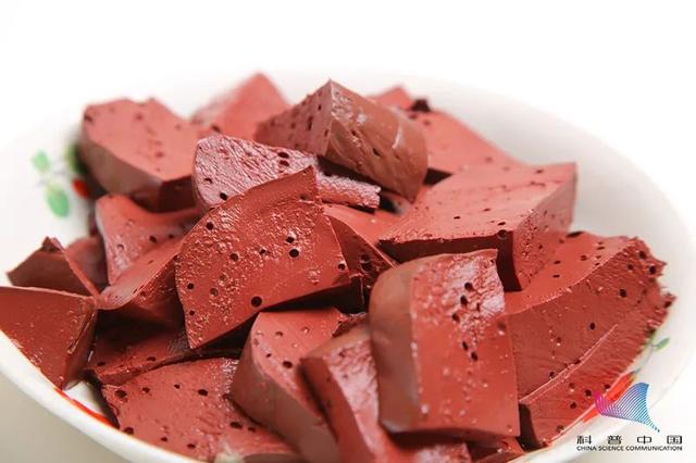 香蕉每100g营养价值表，香蕉营养成分表100g（经常吃的火锅鸭血里可能没有“鸭”）