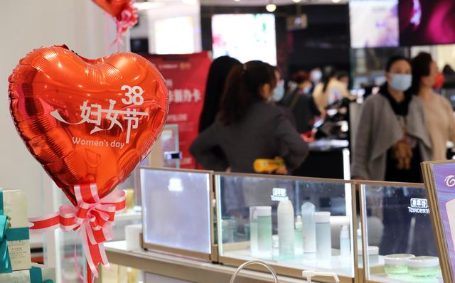 少女节是哪一天，2021七夕情人节是哪一天（请大方地说出“妇女节，快乐”）