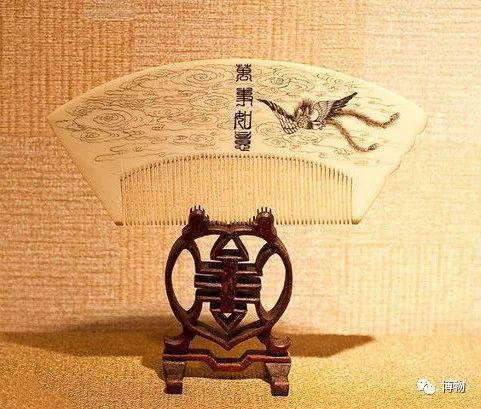 哪种梳子对头发好，用什么梳子梳头比较好（你离一头浓密秀发）