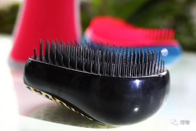 哪种梳子对头发好，用什么梳子梳头比较好（你离一头浓密秀发）