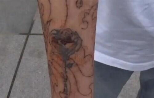 纹花臂大概多少钱，纹一个花臂多少钱（14岁女孩文“花臂”妈妈崩溃……我的身体我做主）