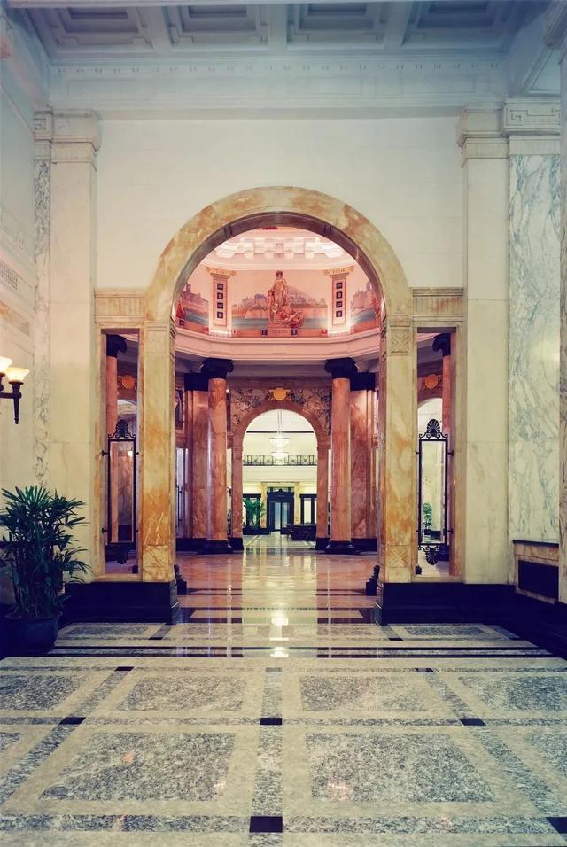 英国的标志性建筑物是什么，英国的著名建筑（英国的著名建筑物简笔画）