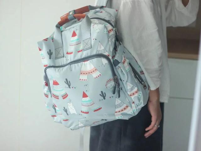 妈咪包哪个牌子比较实用，妈咪包买什么样的好（不到百元，外出春游轻松搞定）