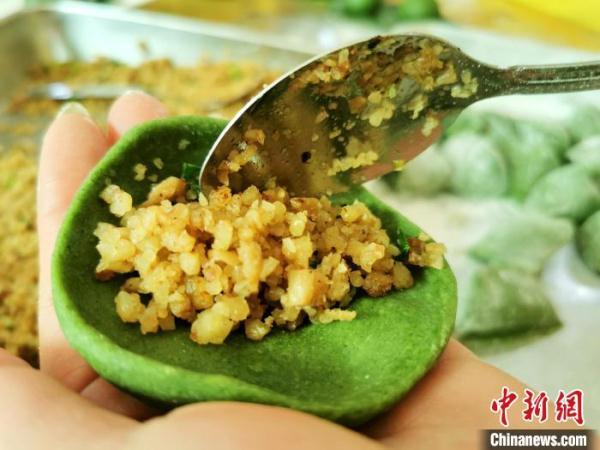 折纸菠萝的底座怎么叠，纸菠萝怎么折（广东侨乡台山巧厨娘手中的乡味）