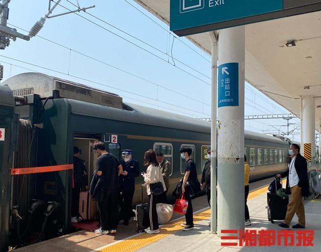 长沙到张家界怎么去最方便，从长沙到张家界怎么走（18对“城铁快巴”新增硬座、硬卧两种席别）