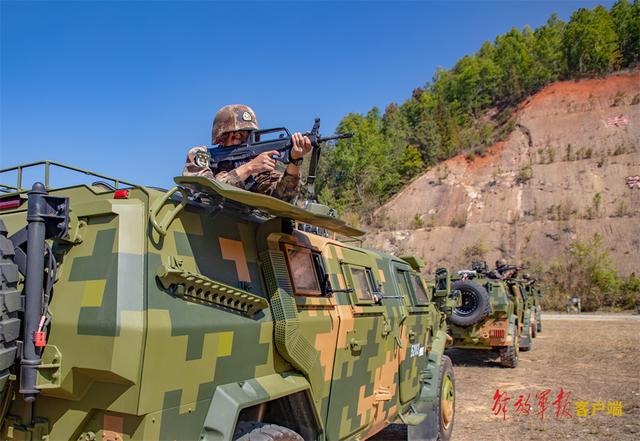 各兵种军人训练超燃，直击第75集团军某旅多兵种联合训练