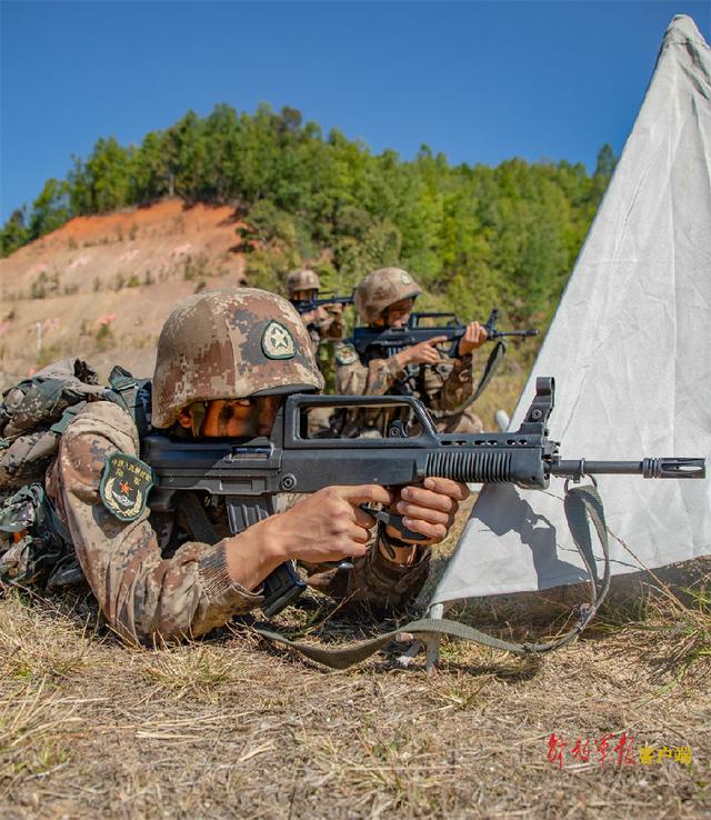 各兵种军人训练超燃，直击第75集团军某旅多兵种联合训练