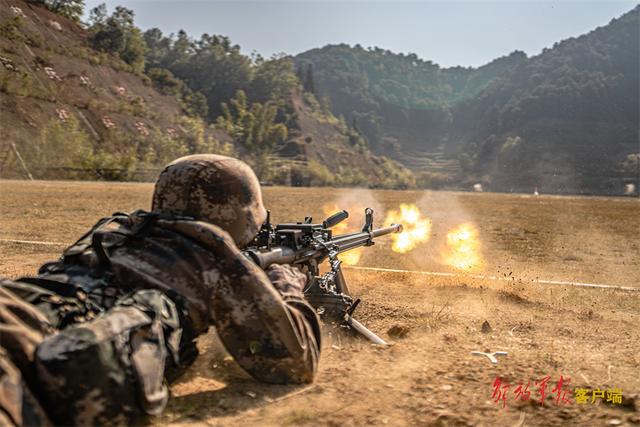 各兵种军人训练超燃，直击第75集团军某旅多兵种联合训练
