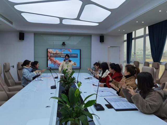 合唱指挥手势图，合唱指挥基本知识（九江小学开展音乐教师素养展示）