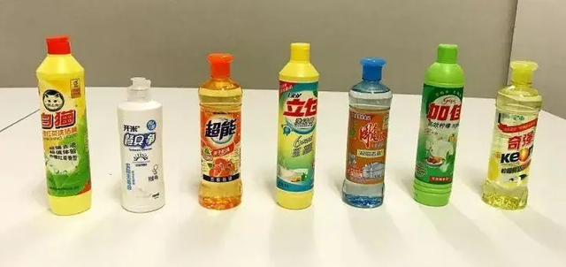 药水点斑的危害/点斑水治疗雀斑害处是什么，药水点斑效果（洗洁精不仅伤手伤胃还致癌）