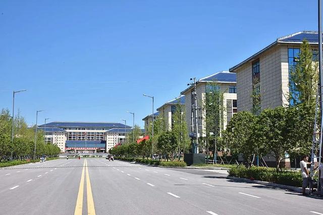 达州市职业高级中学，达州市职业教育中心怎么样？是什么办学性质（达州2025年基本建成区域职业教育高地）