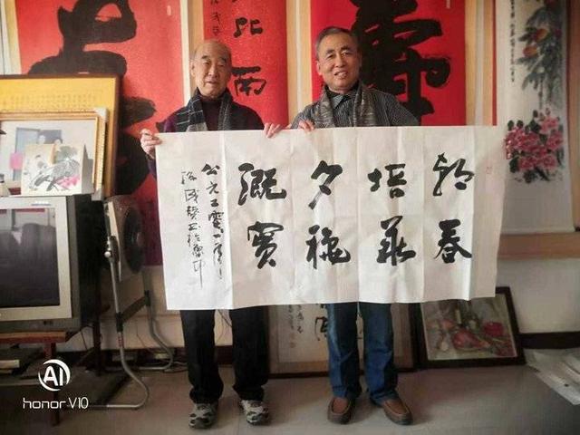 引人入胜造句，引人注目造句（阔别半世纪再见老恩师<散文>）