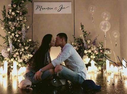 张馨予老公是谁，张馨予老公是谁?武警军官何捷多大了是哪里人什么军衔（张馨予和老公何捷罕同框）