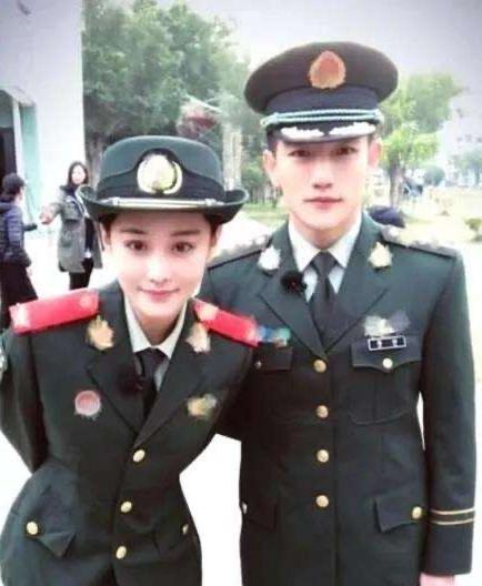 张馨予老公是谁，张馨予老公是谁?武警军官何捷多大了是哪里人什么军衔（张馨予和老公何捷罕同框）