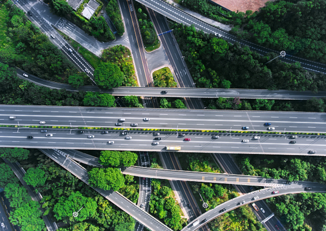 最新交规扣分罚款细则表2022，新交规2022年扣分细则（交通违法记分大调整）
