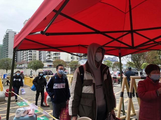 芷江一中校花蒋晓晗，芷江一中录取分数线（全力以赴保障高三学子有序复课）