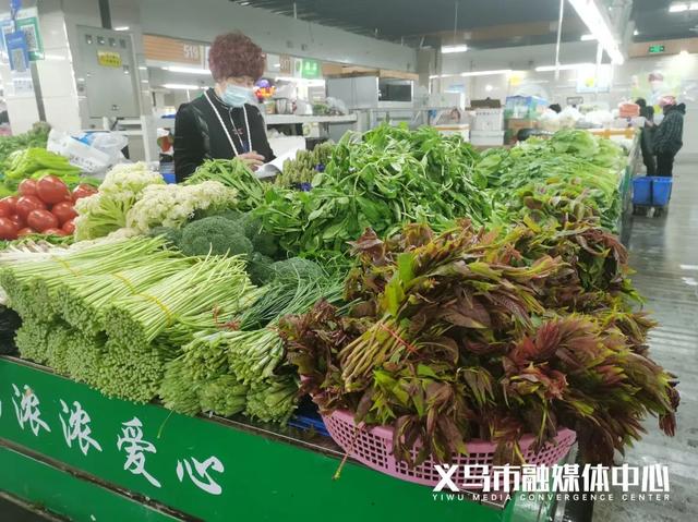 胡葱的功效与作用，吃洋葱对人体有什么好处呢（义乌菜市场这类菜占“C位”）