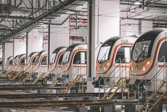 去西湖坐地铁到哪站下车，到西湖地铁坐到哪里下车（分别5年之久的吴山广场终于回归）