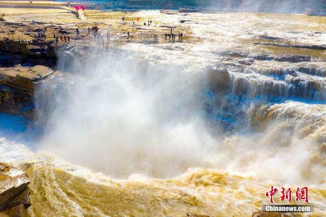 壶口瀑布怎么去，请问怎样从壶口瀑布去华山（陕西壶口瀑布气势磅礴吸引游客假期观赏）