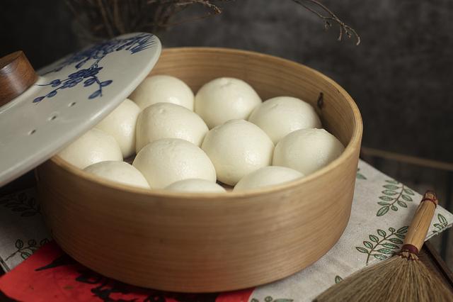 小苏打可以发面吗，食用小苏打可以发面吗（常吃含酵母的食物易得胃病）