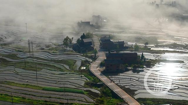 盐井属于哪个省，一半山水一半村“盐井梯田”成仙境（盐田属于哪个省）