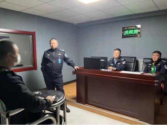 银行卡销户后还能查到流水吗，发卡机构怎么规定（这个父亲竟拉着儿子给骗子做帮凶）