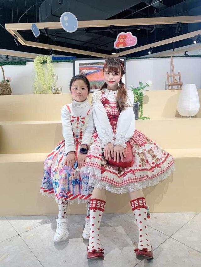 卡哇伊是什么意思，卡哇伊是骂人的意思吗（24岁，已经不配穿Lo裙了）