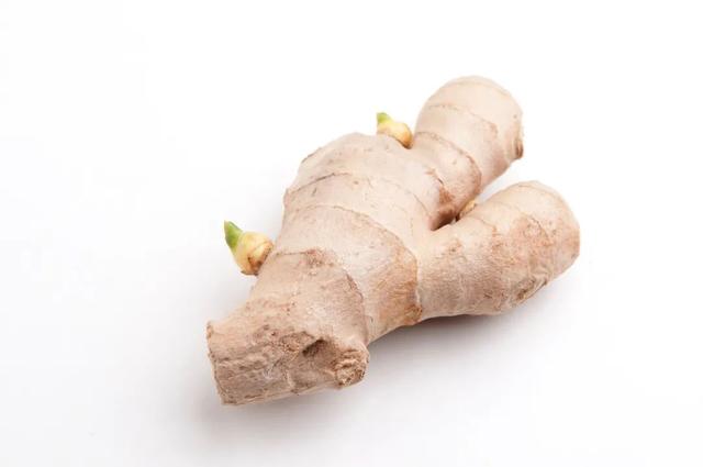 西兰花变黄了还能吃吗，西兰花正确的焯水方法（囤的菜发芽、变色了别急着扔）