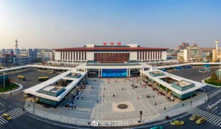 金华南站和金华站是一个站吗，金华南站跟金华站一样吗（铁路金华站、金华南站暂停客运业务）