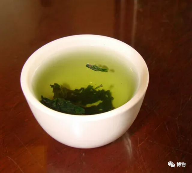 蚕宝宝不吃桑叶抬着头，蚕宝宝不吃桑叶怎么办（蚕为什么只吃桑叶，不吃桑葚）