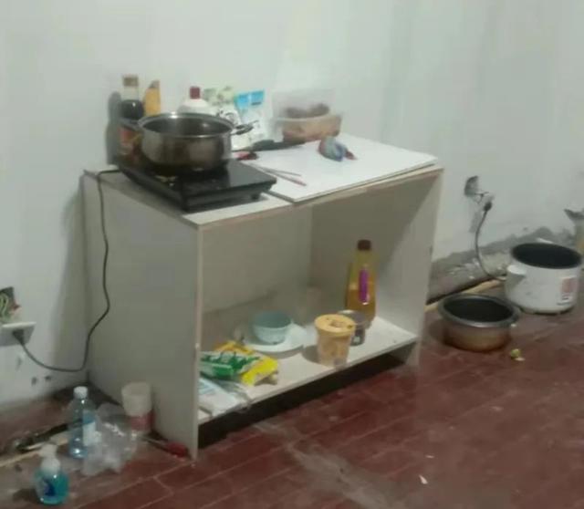 支棱是什么意思，支棱是什么意思网络用语（被封在毛坯房20天后……”）