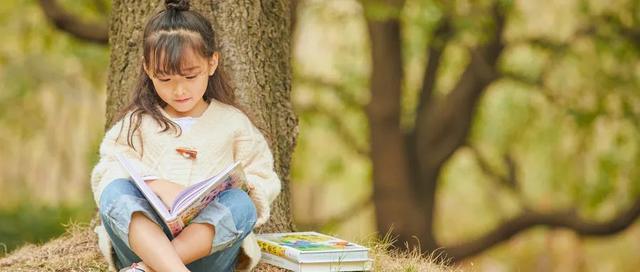 如何正确鼓励和表扬孩子，给孩子表扬和鼓励（夸奖孩子的12种科学方法）