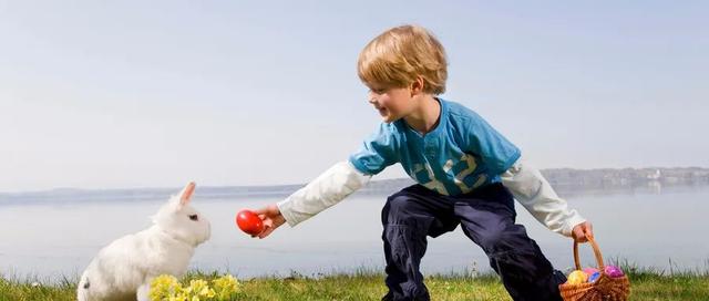 如何正确鼓励和表扬孩子，给孩子表扬和鼓励（夸奖孩子的12种科学方法）