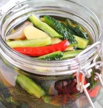 大黄瓜的做法，怎么拌黄瓜好吃（宅家学厨丨15道黄瓜的家常做法）