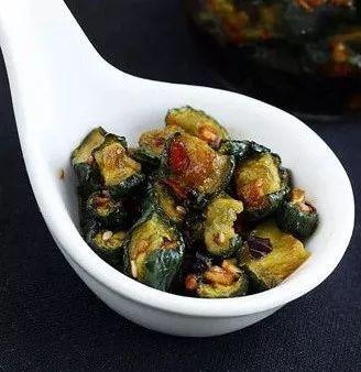 大黄瓜的做法，怎么拌黄瓜好吃（宅家学厨丨15道黄瓜的家常做法）