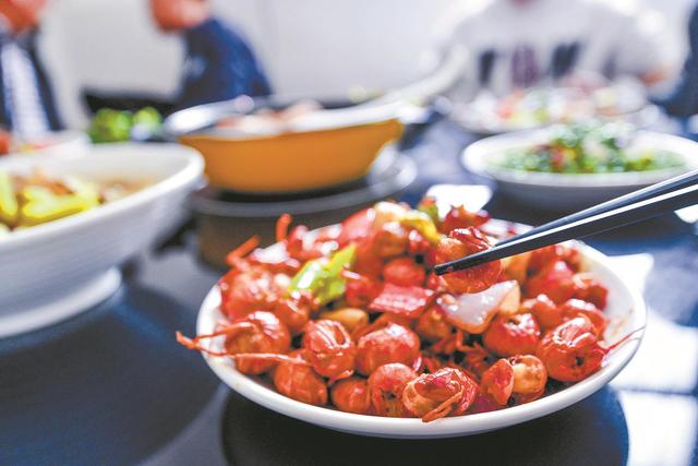 小龙虾上市时间，小龙虾几月份上市（小龙虾下月大量上市）