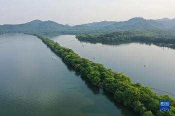 杭州西湖在哪里，杭州西湖在哪个省哪个市区（天空之眼瞰杭州西湖）