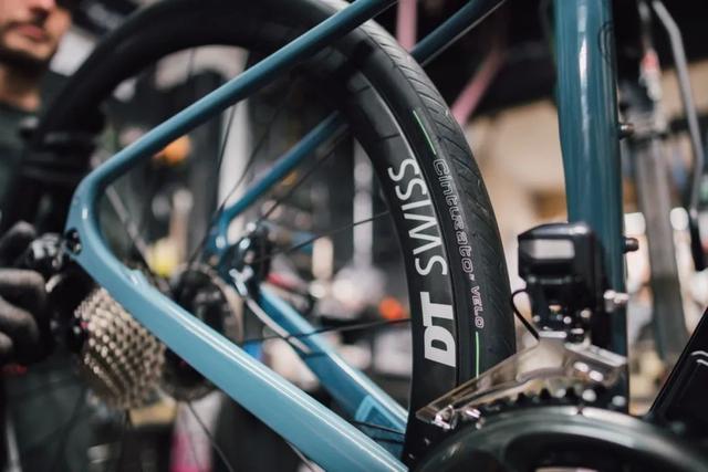 自行车轮胎尺寸怎么看，自行车车轮尺寸怎么看（到底有多少与轮胎有关）